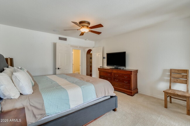 Building Photo - 10675 E Cinnabar Ave