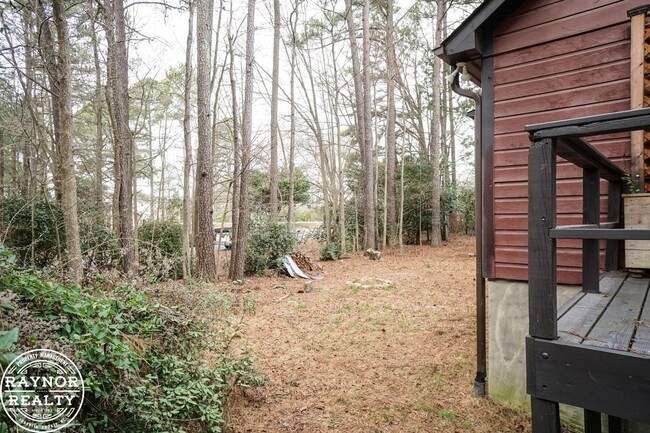 Building Photo - 1724 Legion Rd
