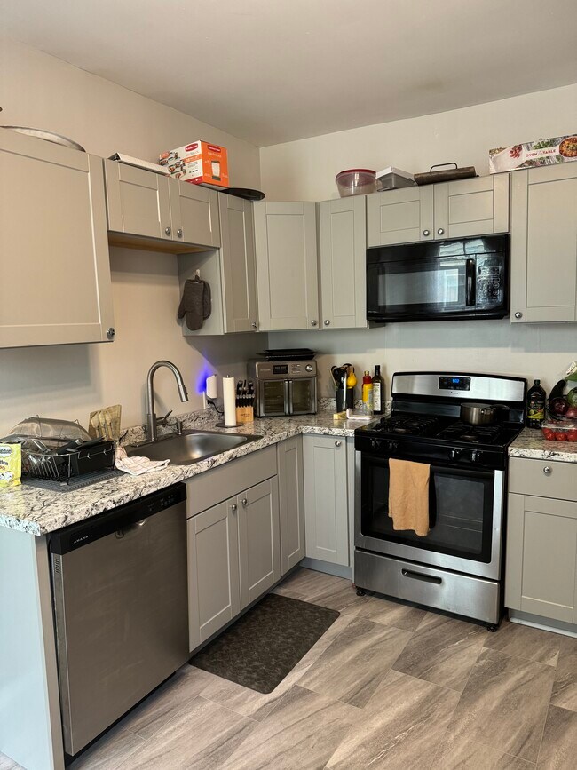 Building Photo - 23 W Pearl St