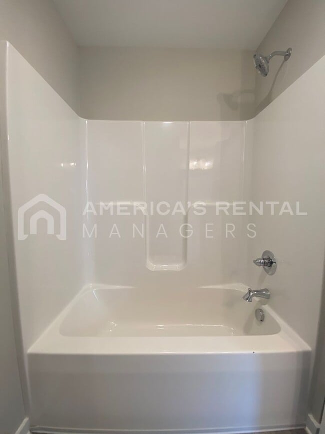 Building Photo - Home for Rent in Calera, AL!!! View with 48 Hours Notice!