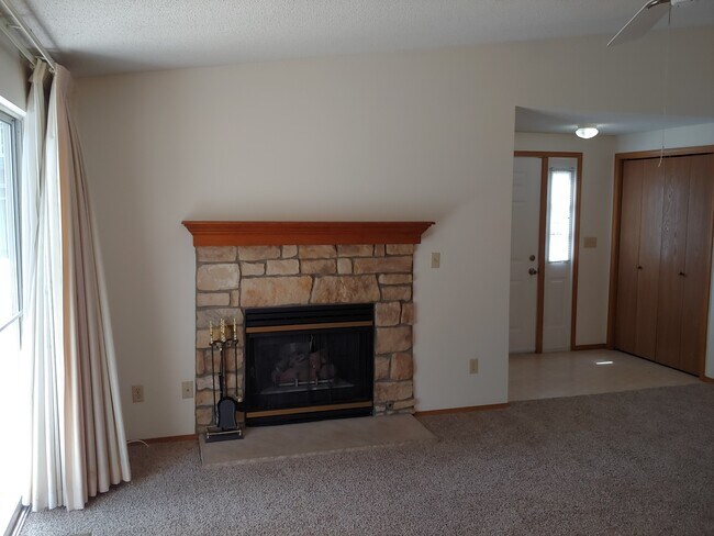 Building Photo - 8418 Everett Way