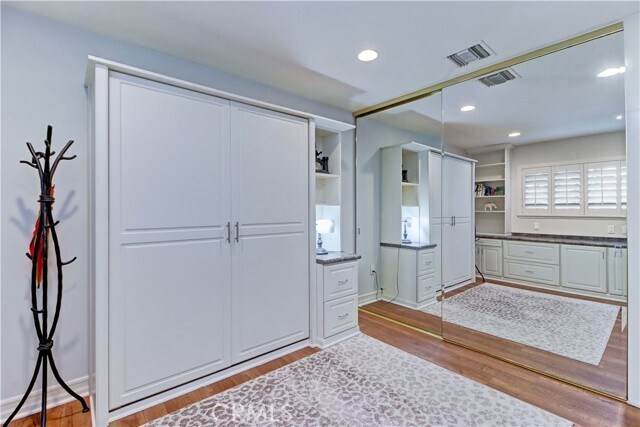 Building Photo - 881 Via Mendoza