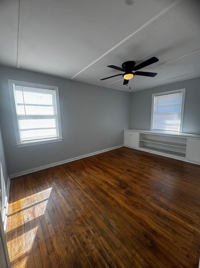 Building Photo - 3544 Southmont Dr