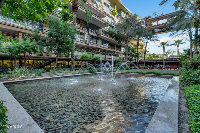 Building Photo - 7131 E Rancho Vista Dr