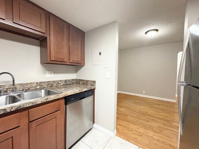 Building Photo - Gorgeous 1/1 Condo in Winter Springs ~ Upd...