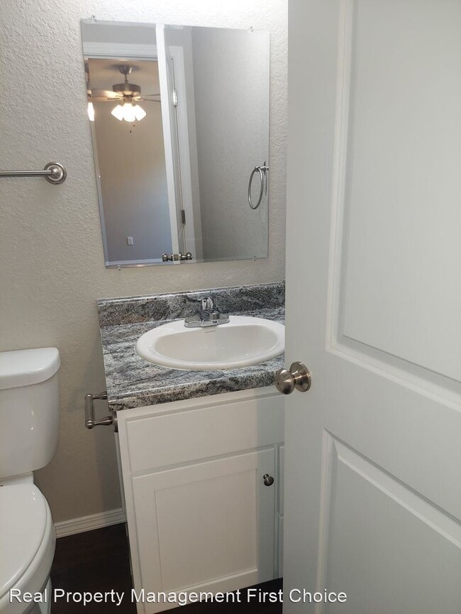 Building Photo - 2 br, 2.5 bath House - 2124 Ingalls Lane S...