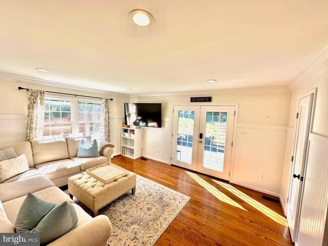 Building Photo - 3004 Marshall St