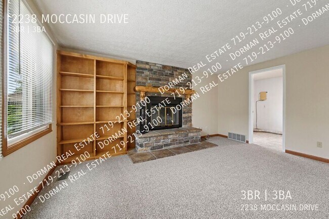 Building Photo - 2238 Moccassin Dr