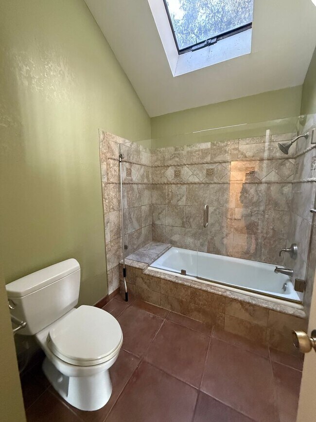 Building Photo - Santa Cruz Townhome Near UCSC! $500 off 1st month!