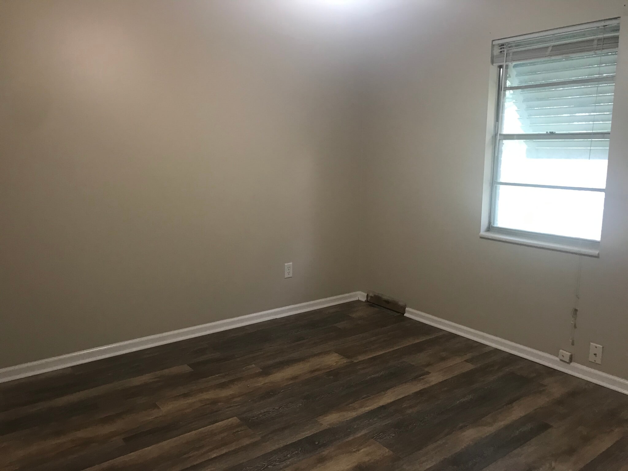 Building Photo - 8732 W 70th St