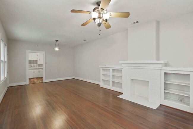 Building Photo - 5930 Velasco Ave