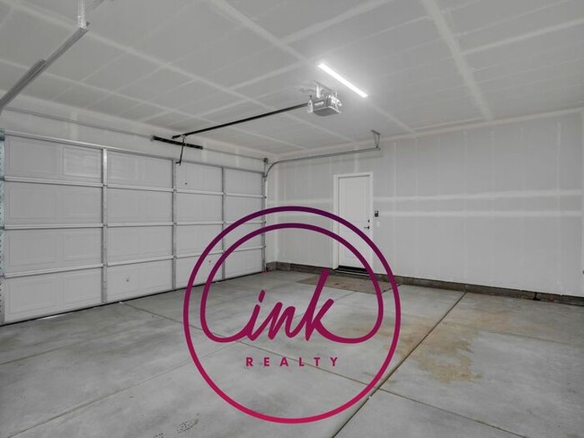 Building Photo - New Townhouses in Gardnerville For Rent