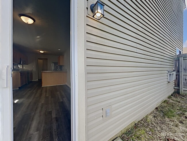 Building Photo - 6616 Dunsdin Dr