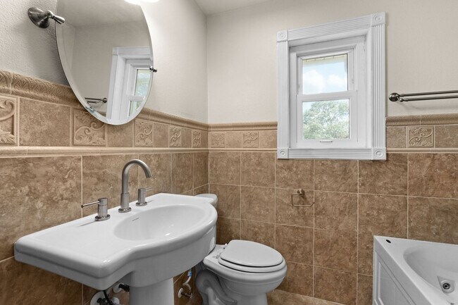 Building Photo - 122 CR - 4936