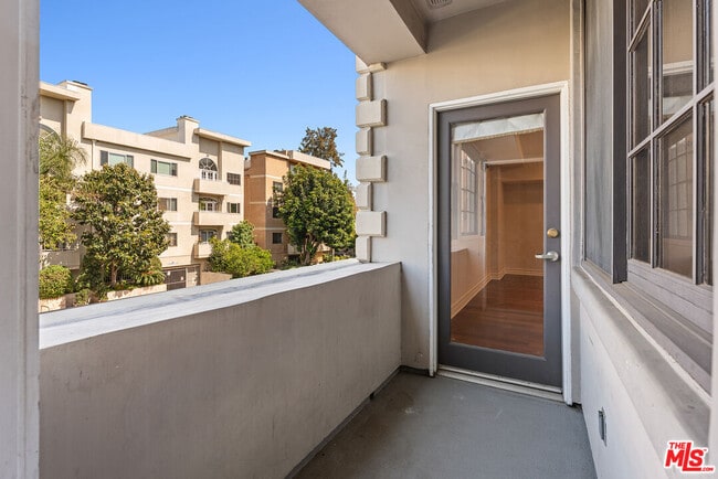 Building Photo - 107 N Swall Dr