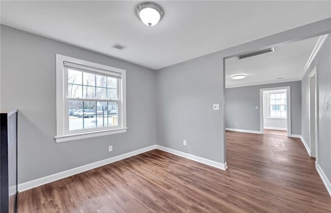Building Photo - BEACONSDALE