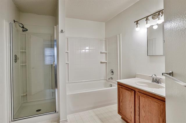 Building Photo - 16600 Jasmine Springs Dr