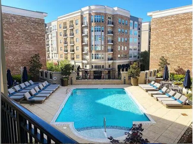 Building Photo - 4735 Sharon Rd