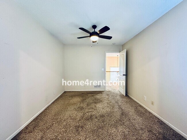 Building Photo - Blue Valley Northwest home on a cul-de-sac w/ granite counters, ss appliances and fenced yard!