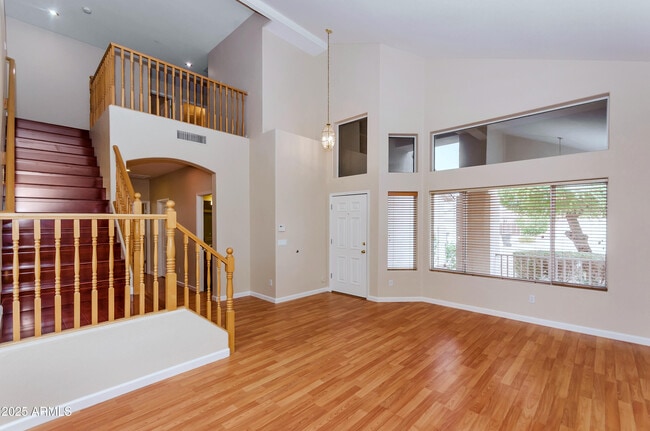 Building Photo - 413 W Weatherby Pl