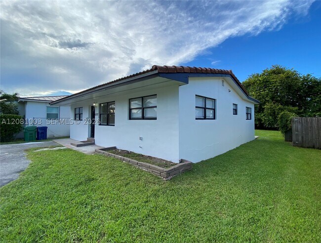 Building Photo - 6367 SW 24th St