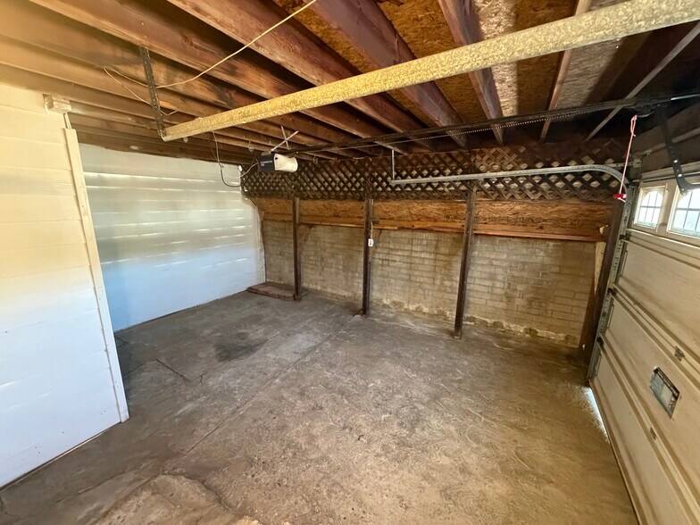 Building Photo - 3145 Keats St