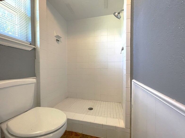 Building Photo - 5328 Coble St