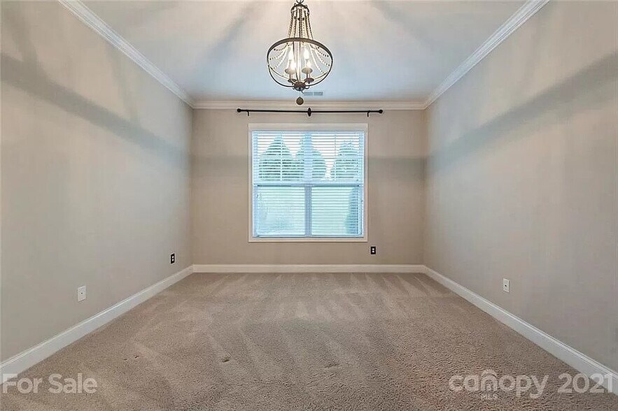 Building Photo - 988 Pennington Dr