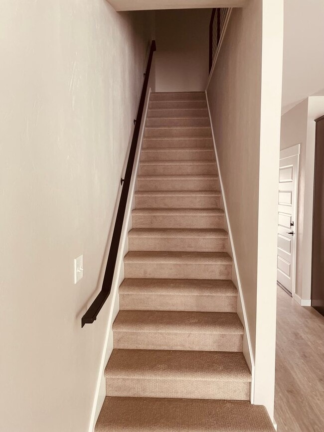 Primary Photo - 3 Bd / 2.5 Bath