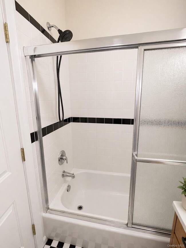 Building Photo - 2757 Long Beach Rd