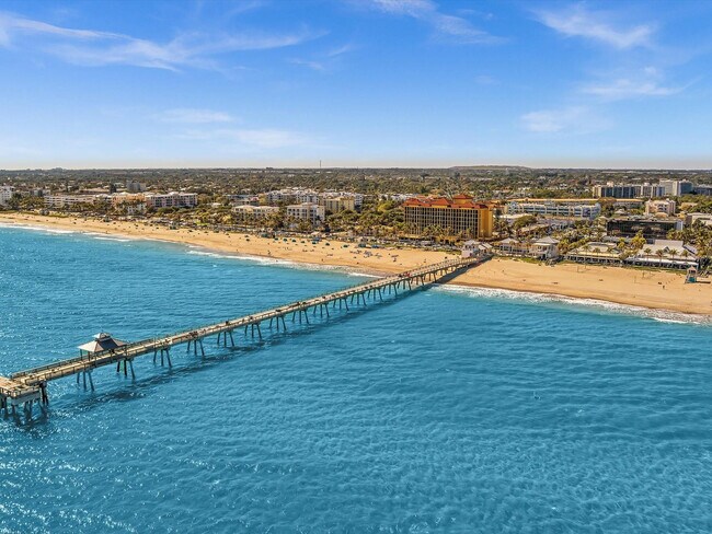 Building Photo - 1537 E Hillsboro Blvd