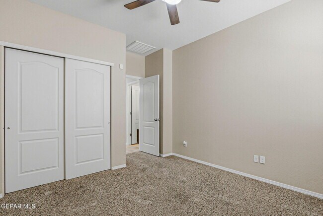 Building Photo - 14458 Vincent Kalel