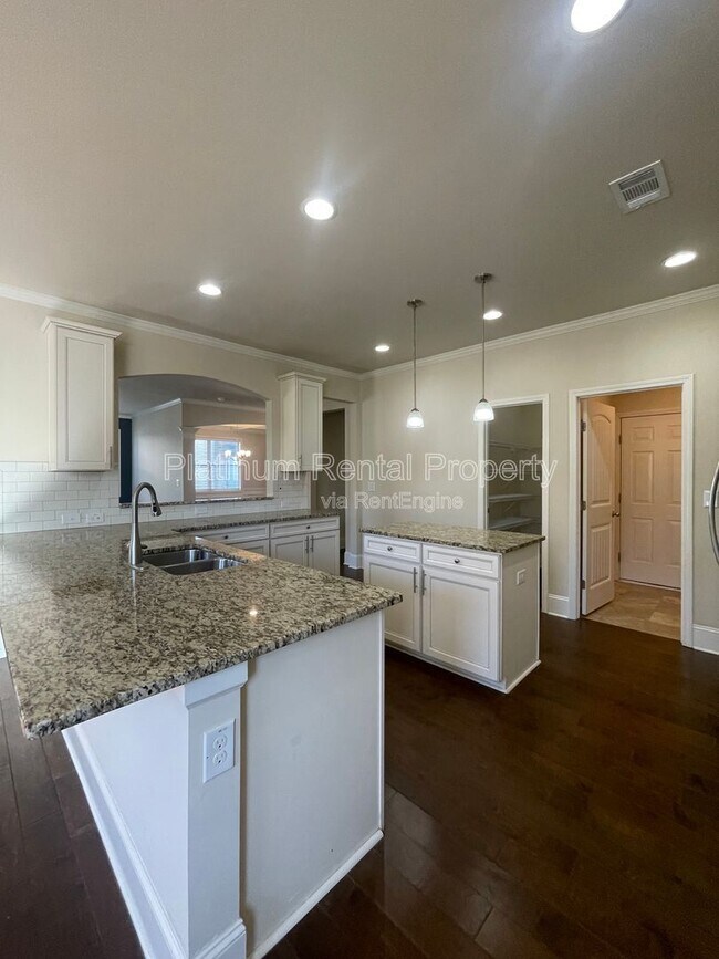 Building Photo - 4425 Huron Dr