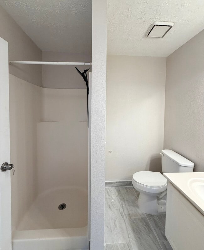 Building Photo - 1025 Eagle Pointe Dr NW