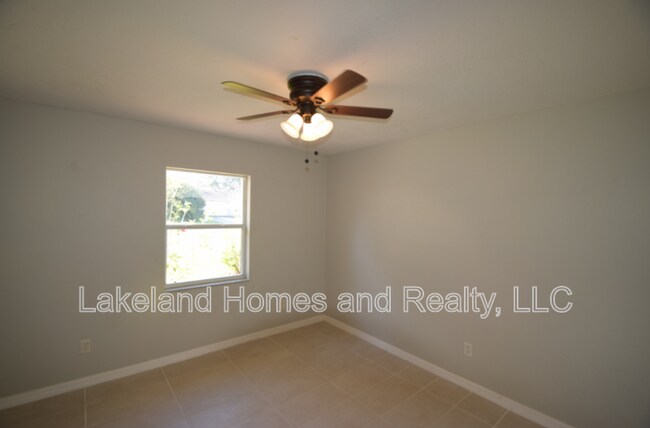 Building Photo - 2762 Gale Rose Dr