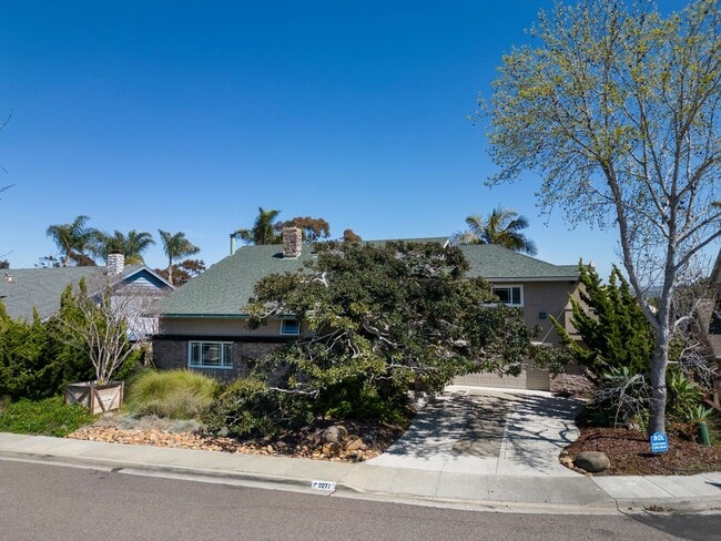 Building Photo - Charming Coastal Studio in Carlsbad - Furnished, all utilities + wi-fi included!