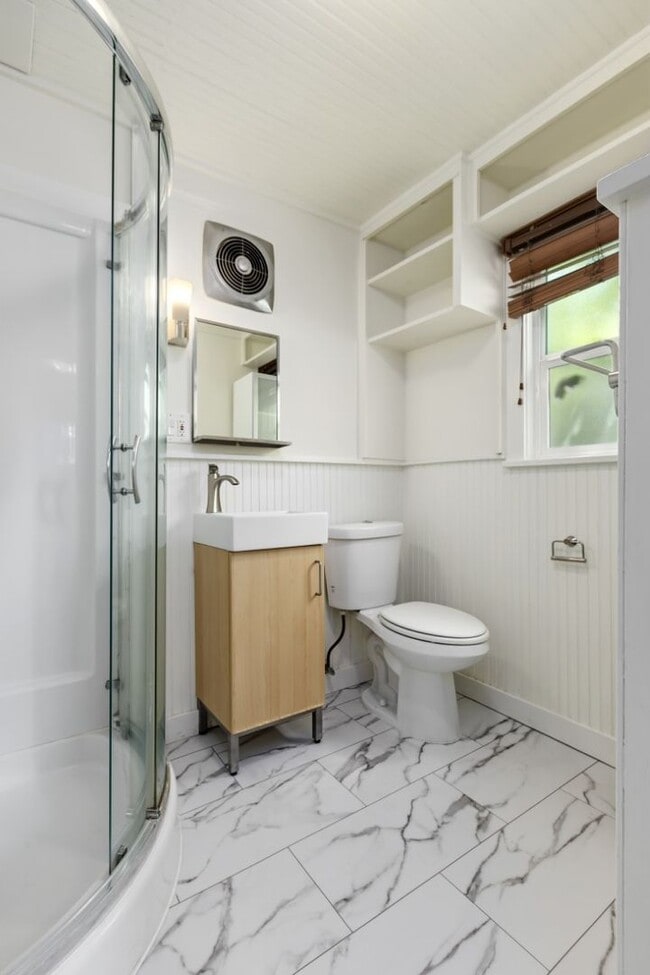 Building Photo - 1Bd/1Ba Seattle Home