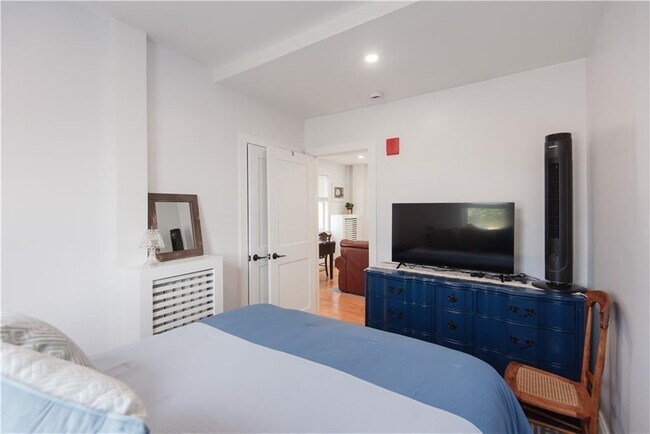 Building Photo - 131 Broadway