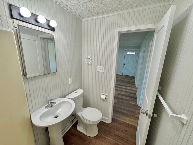 Building Photo - Statesville - 2BD/1BA
