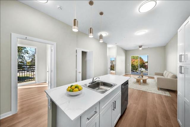 Building Photo - 3522 Main St