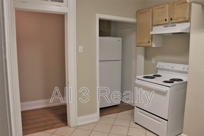 Building Photo - 2243 Madison Ave