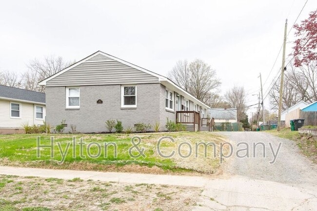 Building Photo - 222 W 31st St