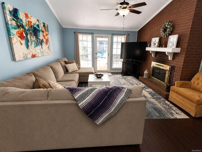 Building Photo - 2940 Willow Ln Dr