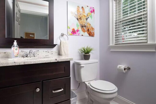 Building Photo - 22 Thurman St