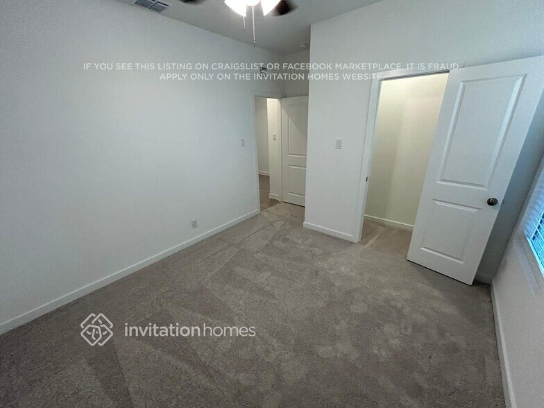 Building Photo - 327 Sedalia Trl