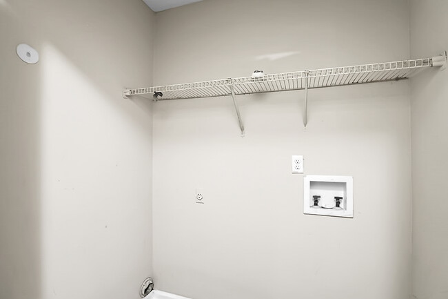 Building Photo - 1229 Creek Forest Ct NW