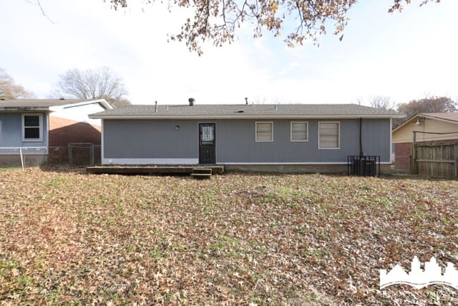 Building Photo - 5343 Cedar Bluff Dr