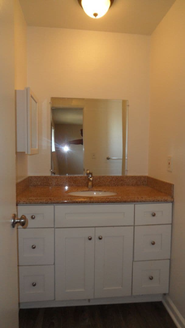 Building Photo - 640 S Fashion Park St