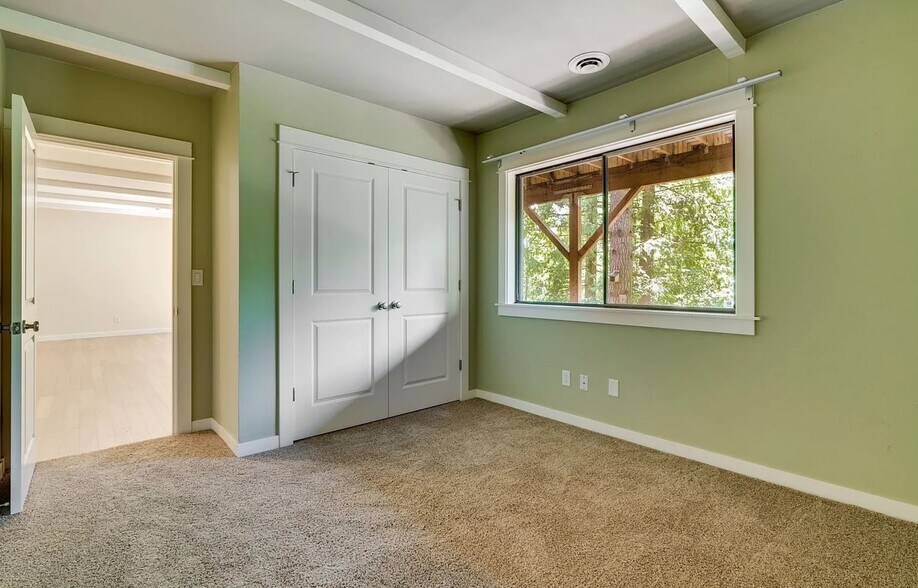 Building Photo - 6790 SW Raleighview Ct