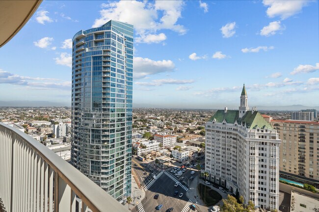 Building Photo - 700 E Ocean Blvd